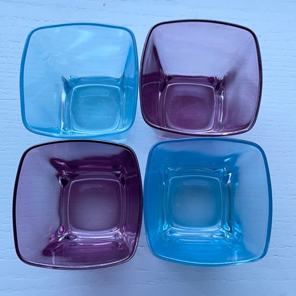 Other - A set of 4 glasses